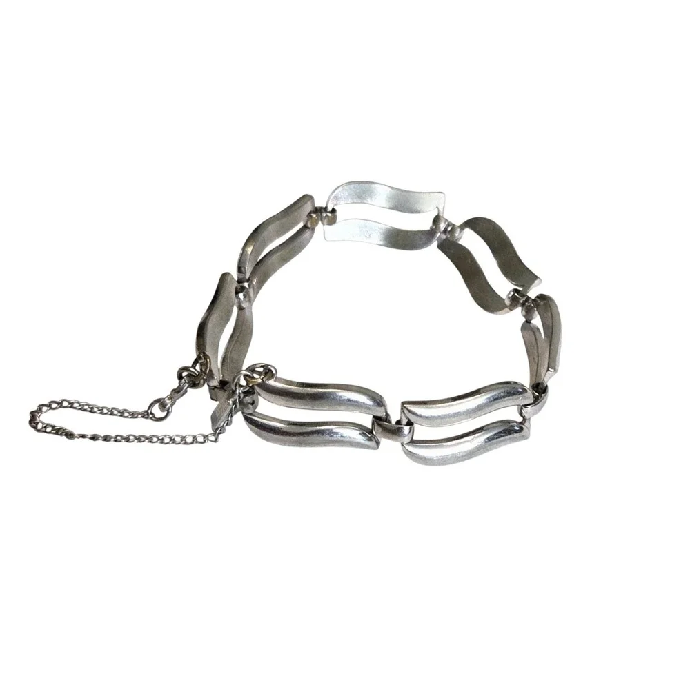 Vintage MONET Wavy‎ Link Silver Tone Bracelet Safety Chain 7